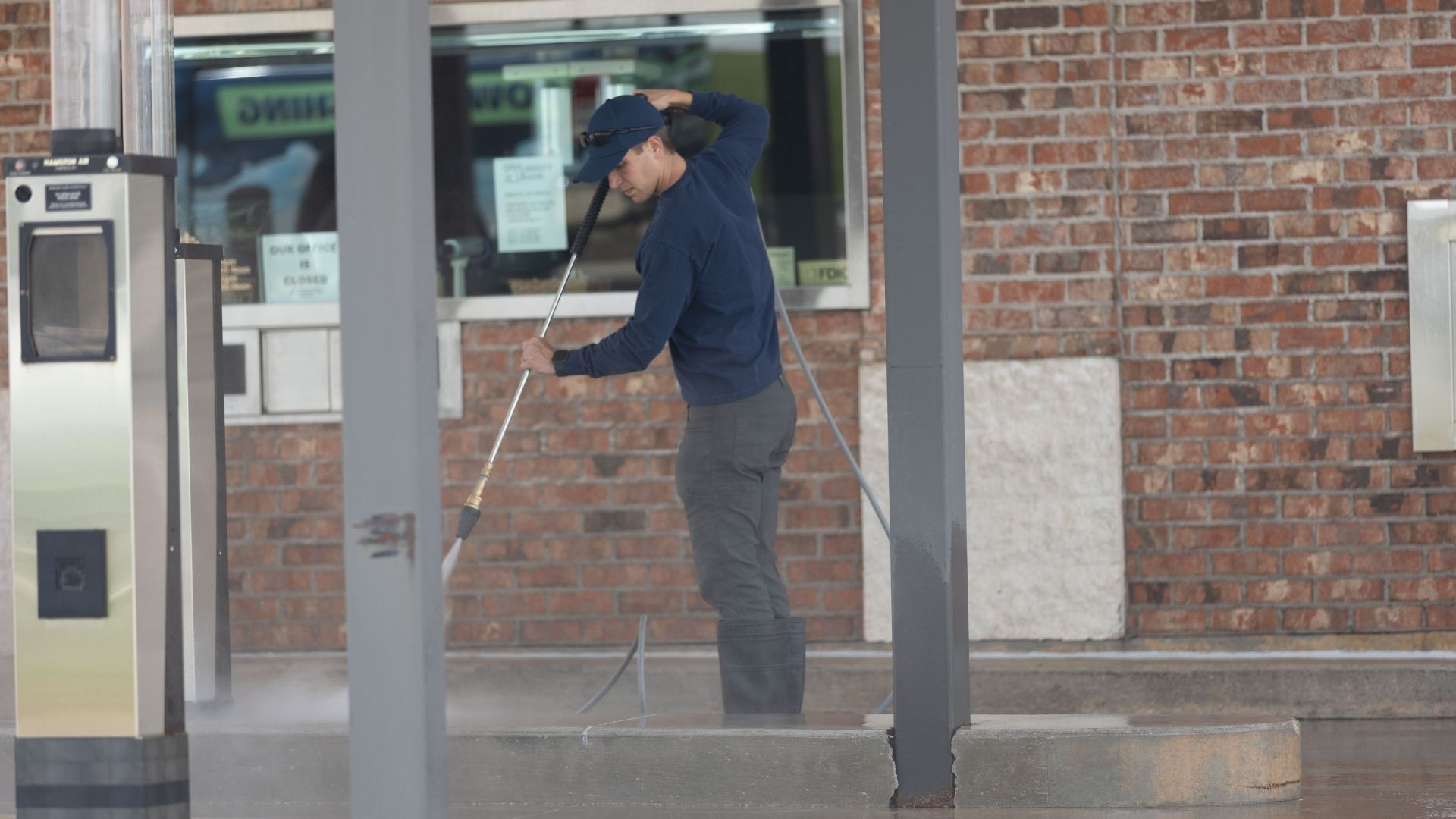 professional pressure washing commercial concrete