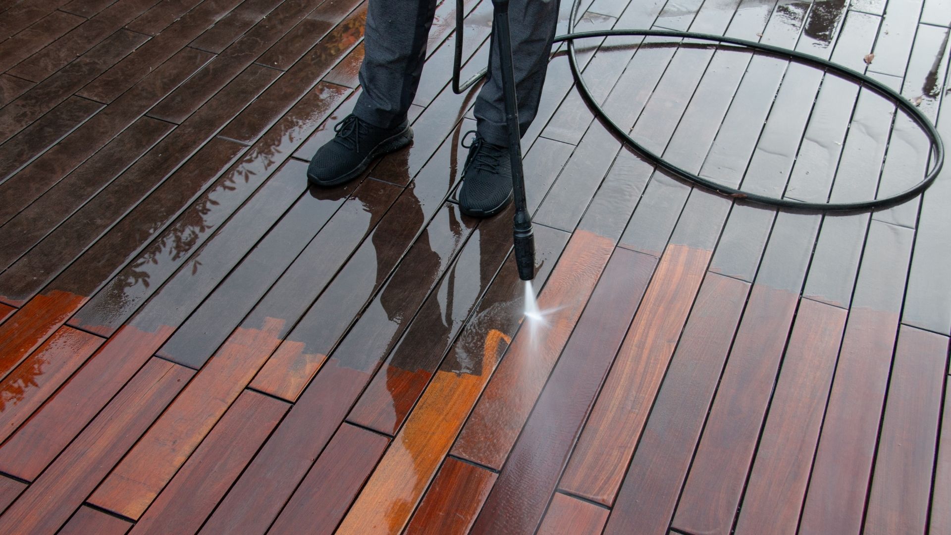 professional pressure washing wooden deck